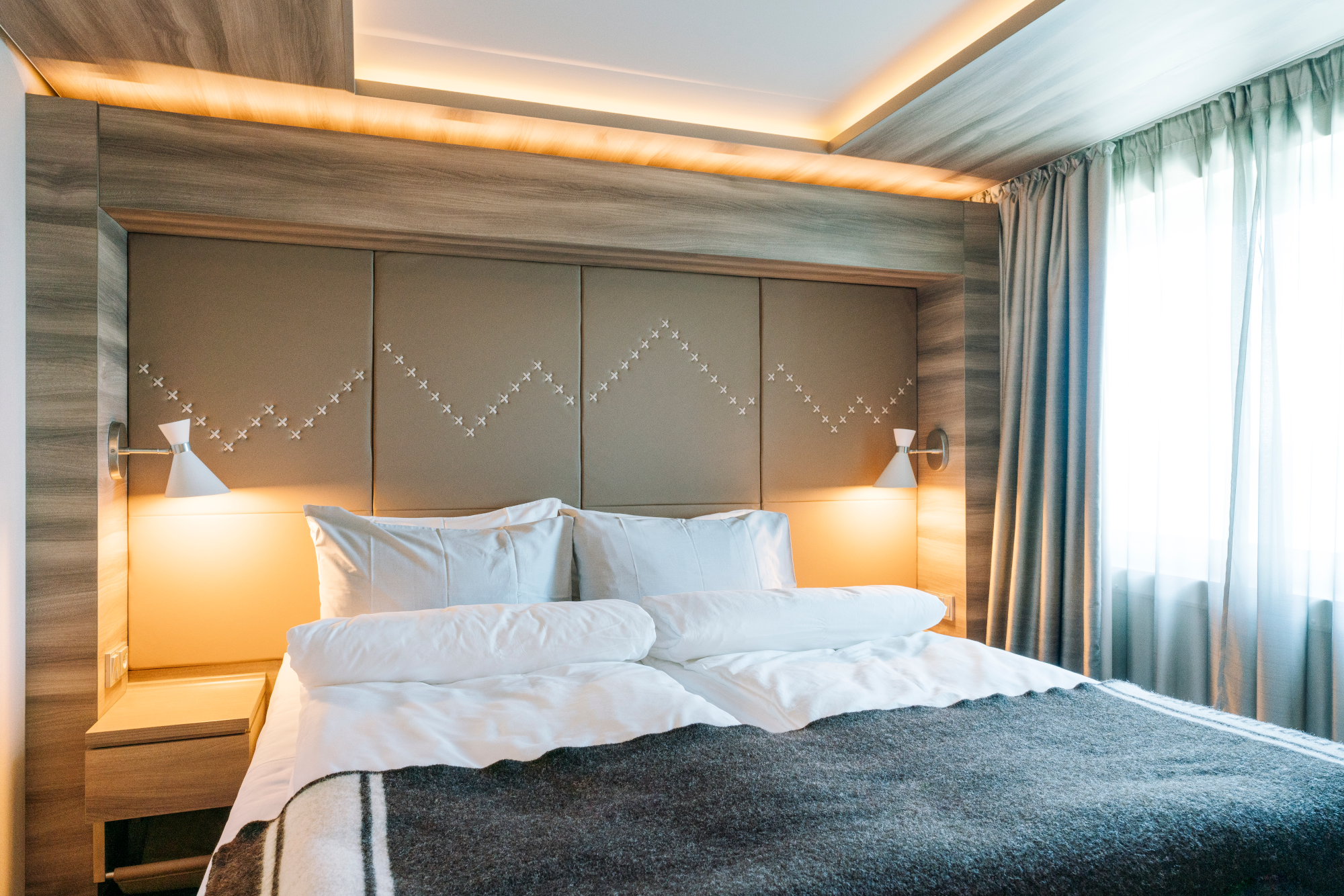 MyCruise Hurtigruten MS-Roald-Amundsen Kahytter Suite MB1